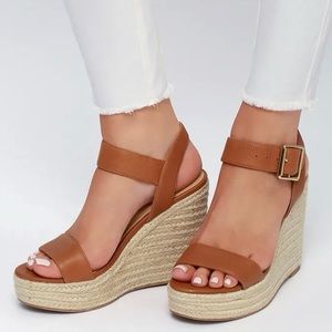 Steve Madden Santorini Wedge. Size 7.5.